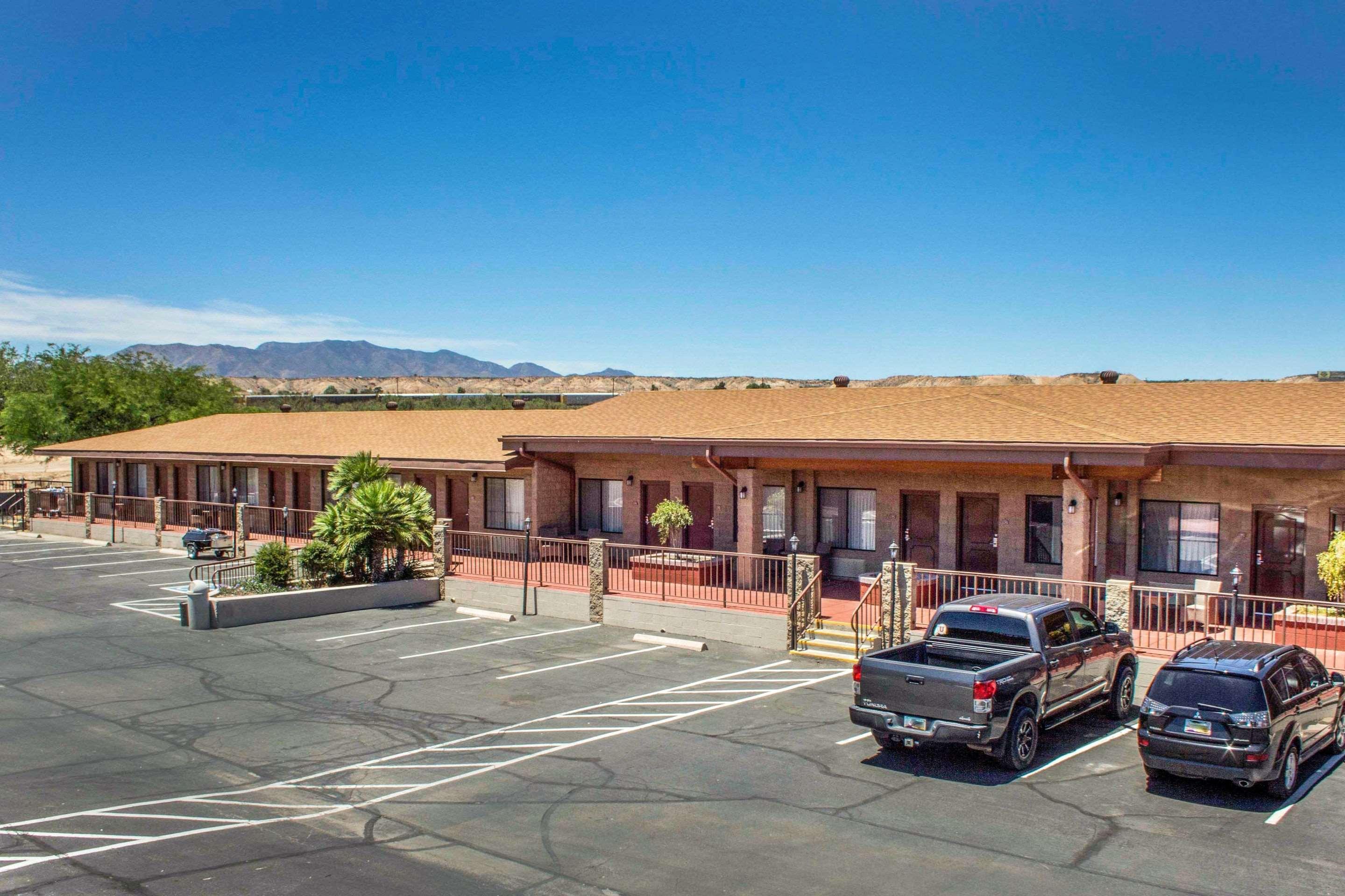 Quality Inn Benson I-10 Exit 304 エクステリア 写真