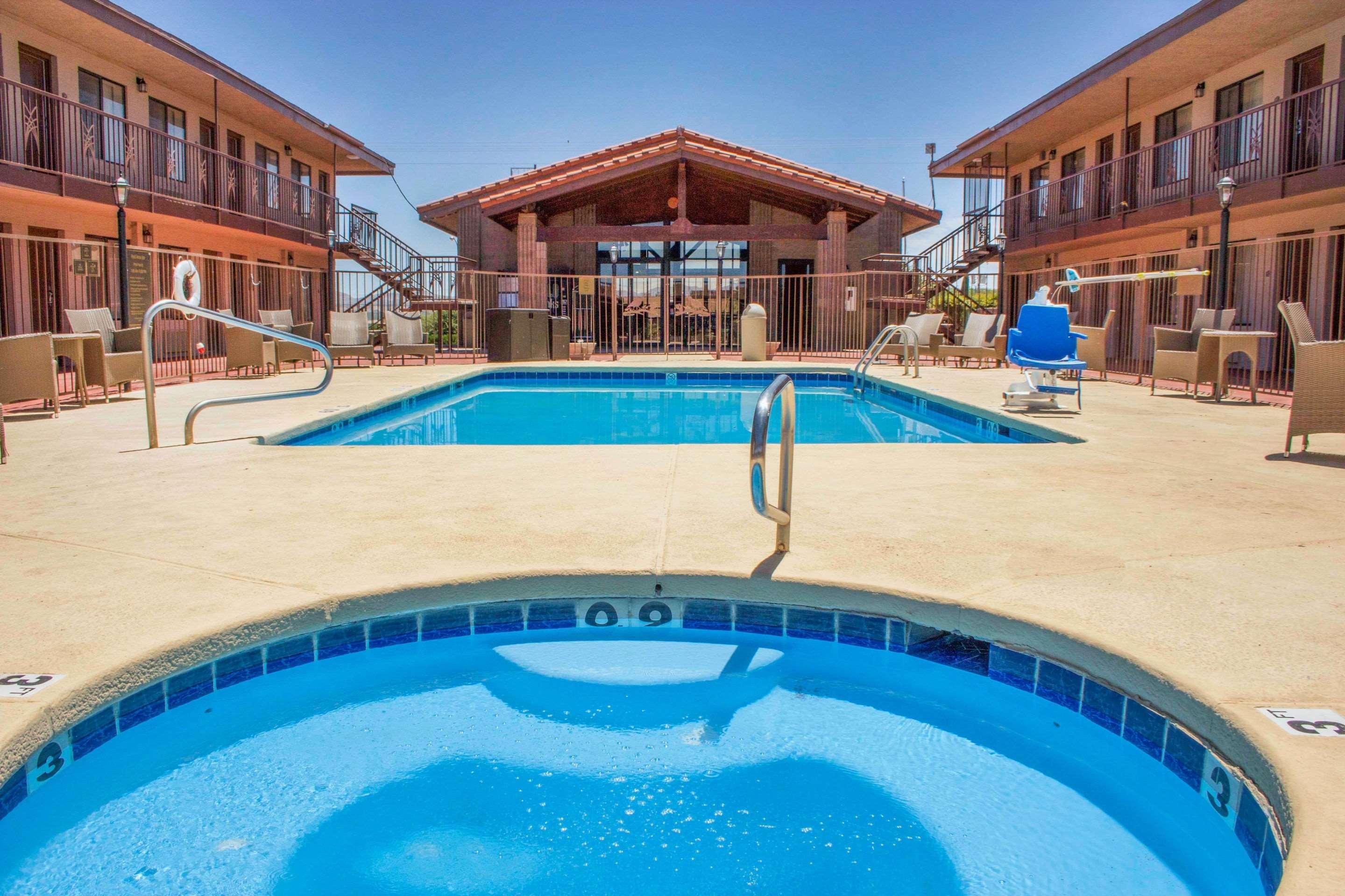 Quality Inn Benson I-10 Exit 304 エクステリア 写真