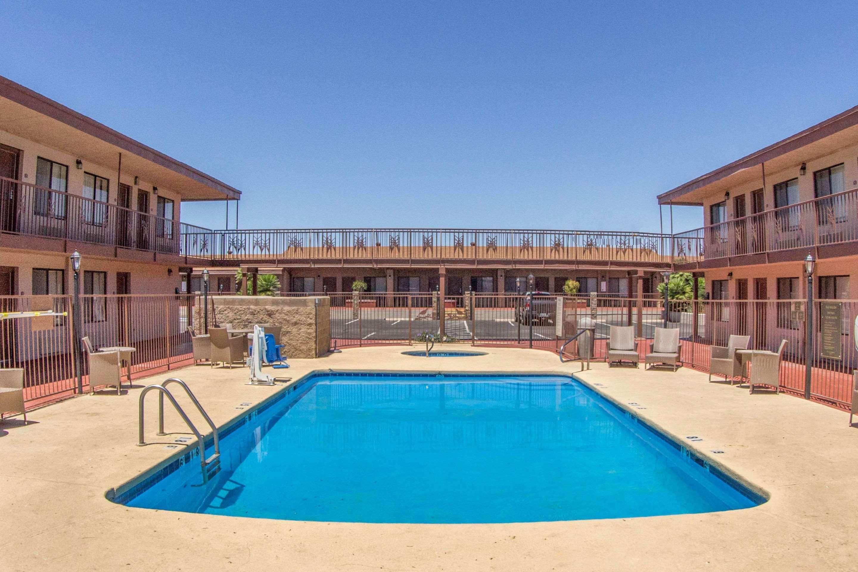 Quality Inn Benson I-10 Exit 304 エクステリア 写真