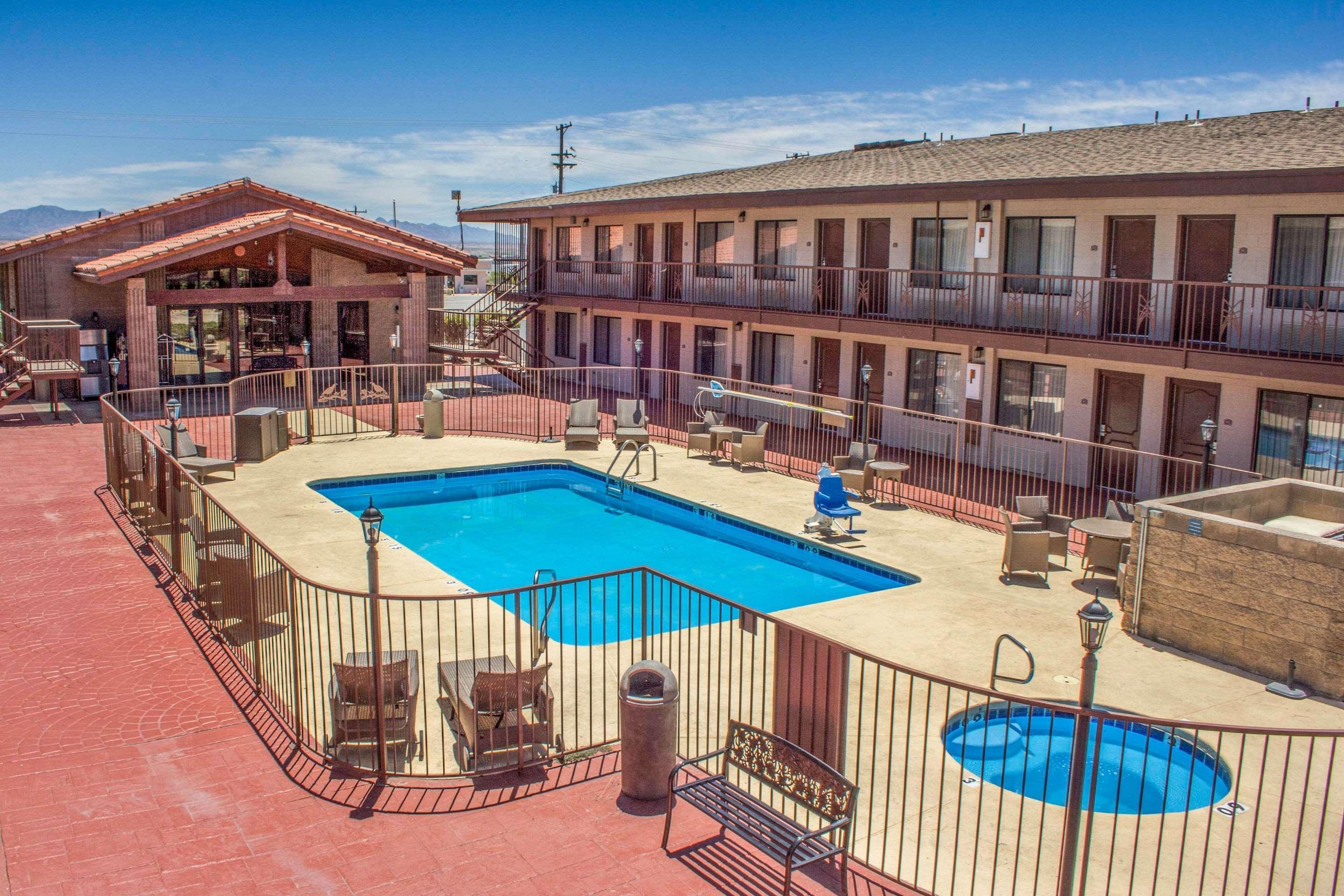 Quality Inn Benson I-10 Exit 304 エクステリア 写真